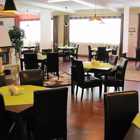 Hotel Gregor Pszczółki Dış mekan fotoğraf